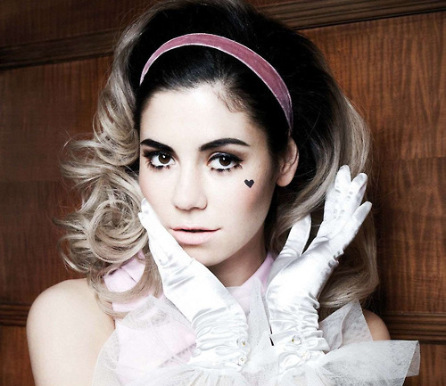 -Marina-marina-and-the-diamonds-31660020-500-433.jpg